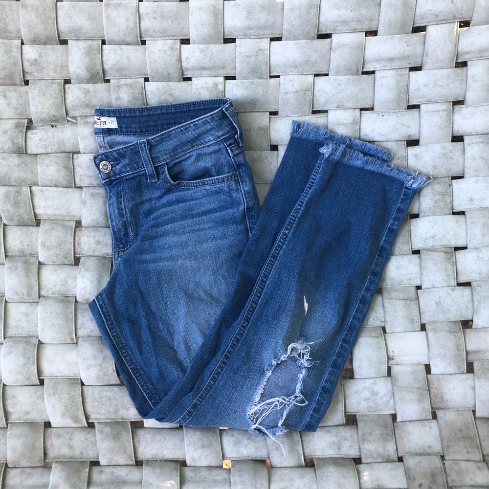 🦋 Hollister Fringe cropped jeans